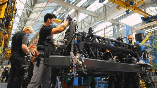 梅赛德斯最大的卡车工厂将建造电动燃料电池卡车